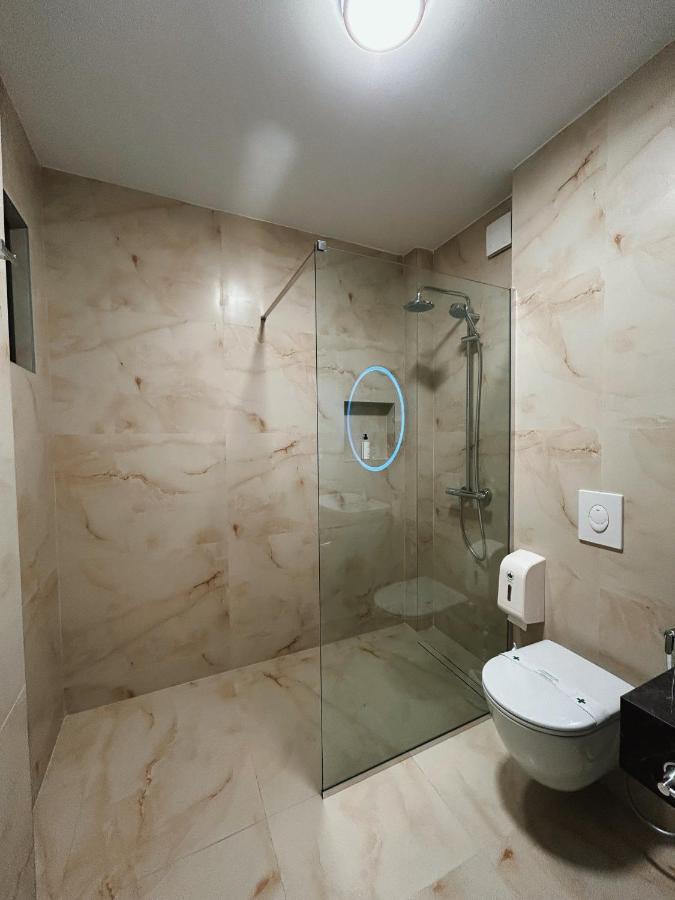 Clinton Tirana Inn Extérieur photo