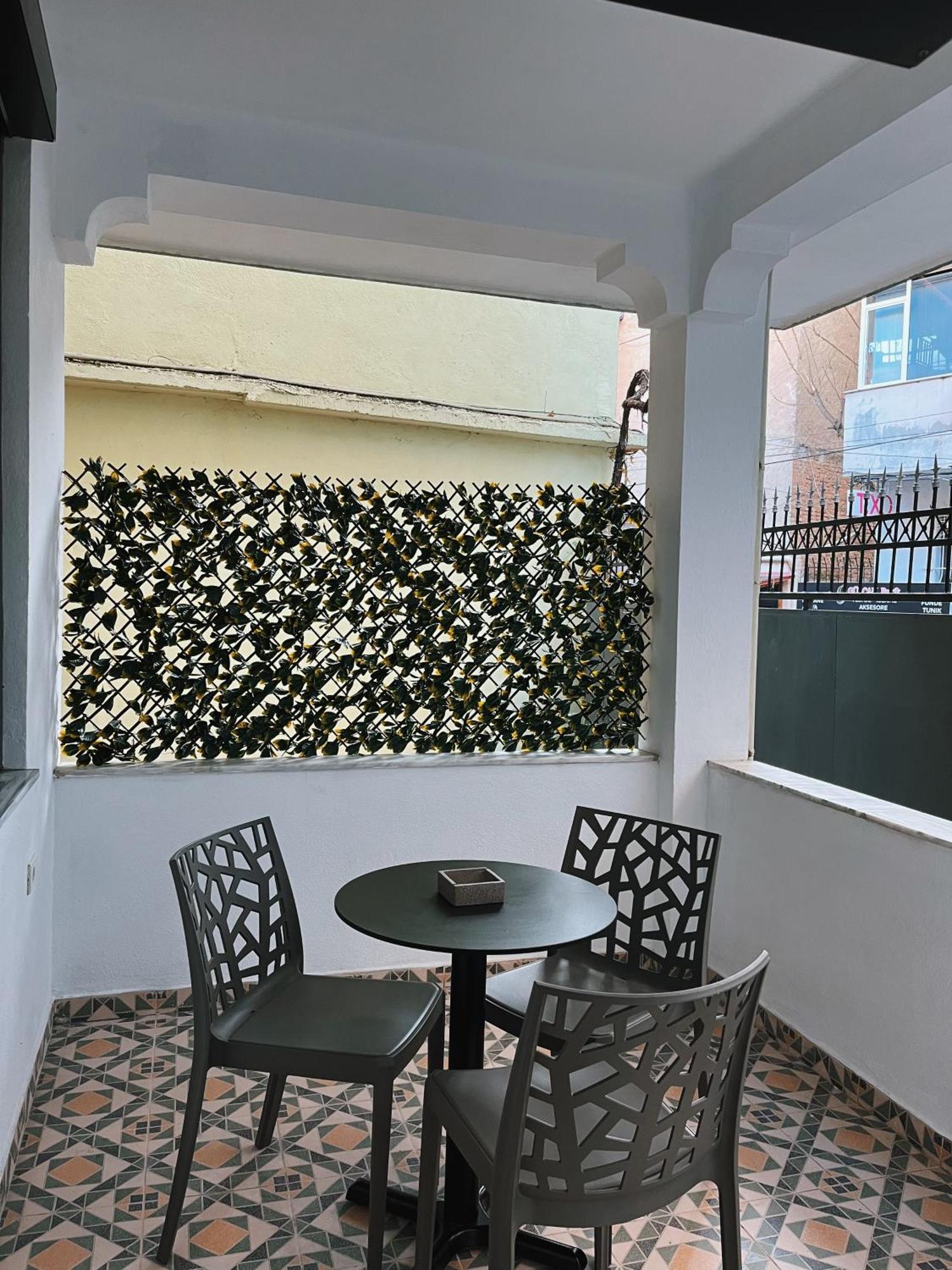 Clinton Tirana Inn Extérieur photo