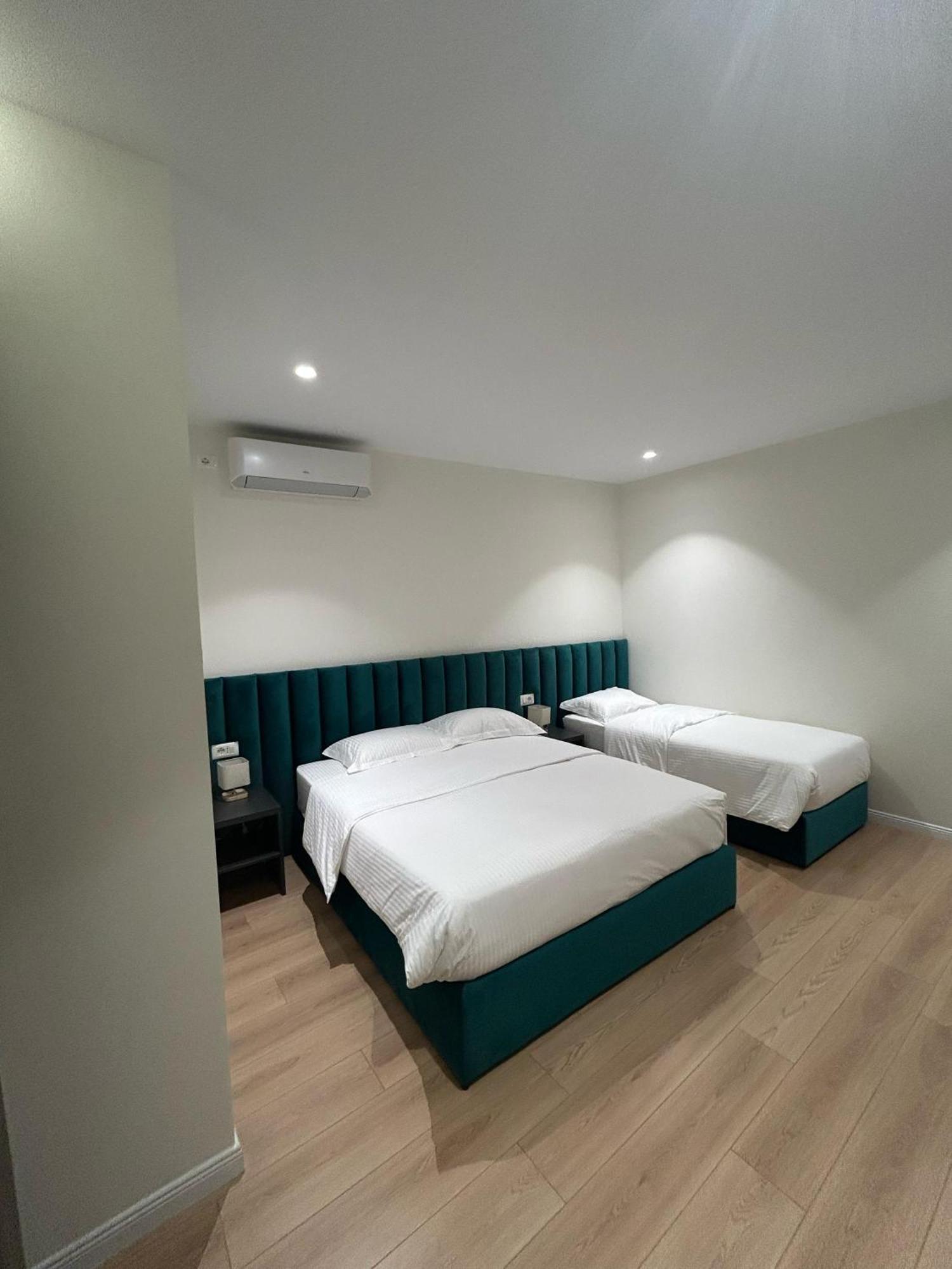 Clinton Tirana Inn Extérieur photo